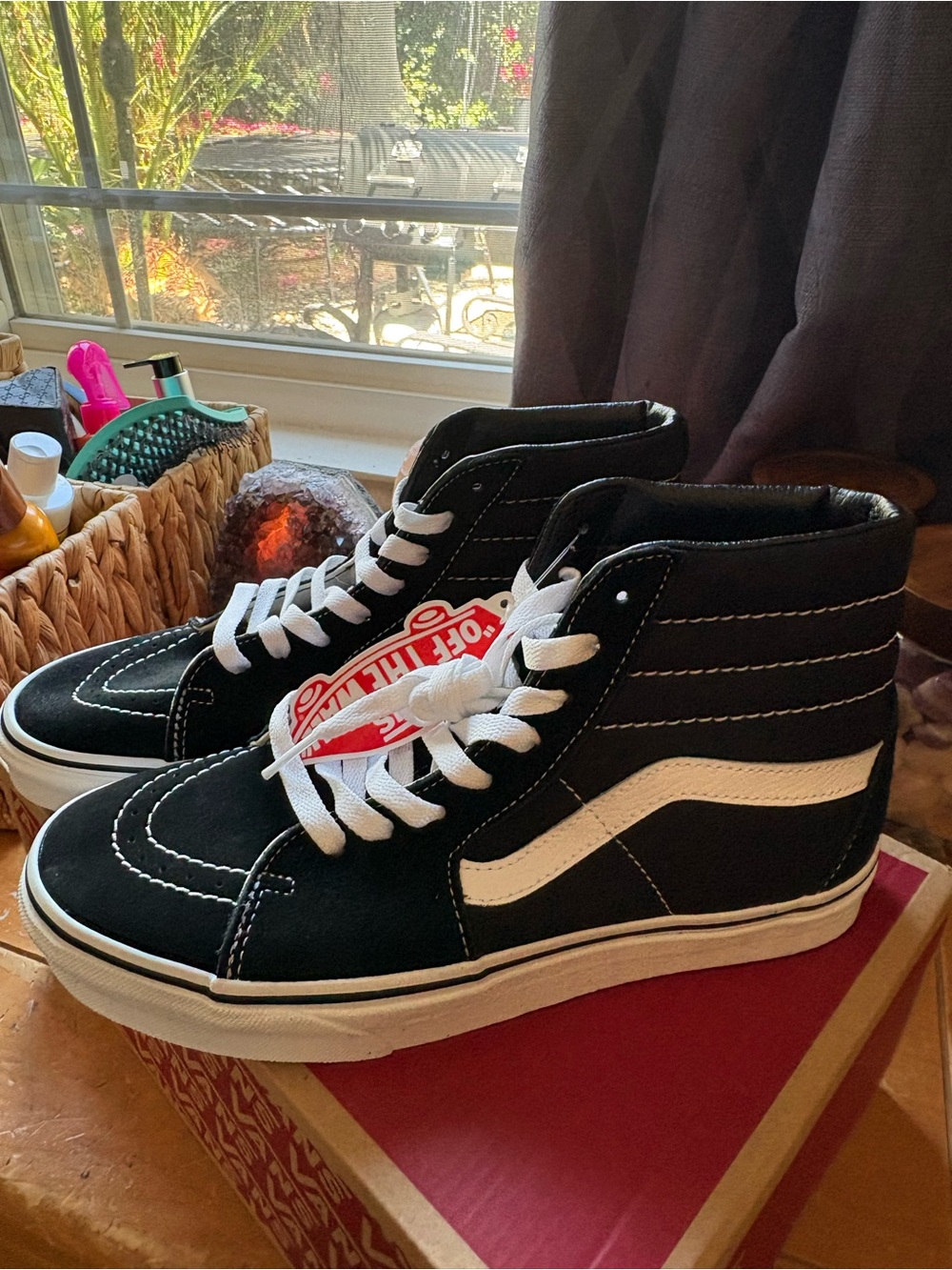 Vans Black/White Sk8-Hi High Top Sneaker BRAND NEW